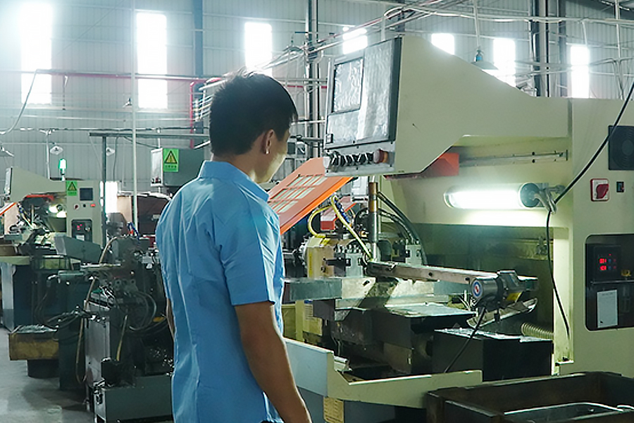 Image of the production workshop at Zhongshan Yuekon Electrical Appliances Co., Limited, displaying the organized manufacturing process and equipment for Electric Clothes Dryers and Humidifiers.